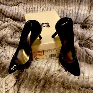 Anne Klein 6.5 M  Elegant & Casual- it’s up to you ☀️